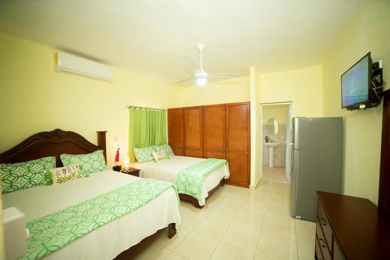 סנטו דומינגו Hotel Enrique I Gazcue, Bed And Breakfast מראה חיצוני תמונה