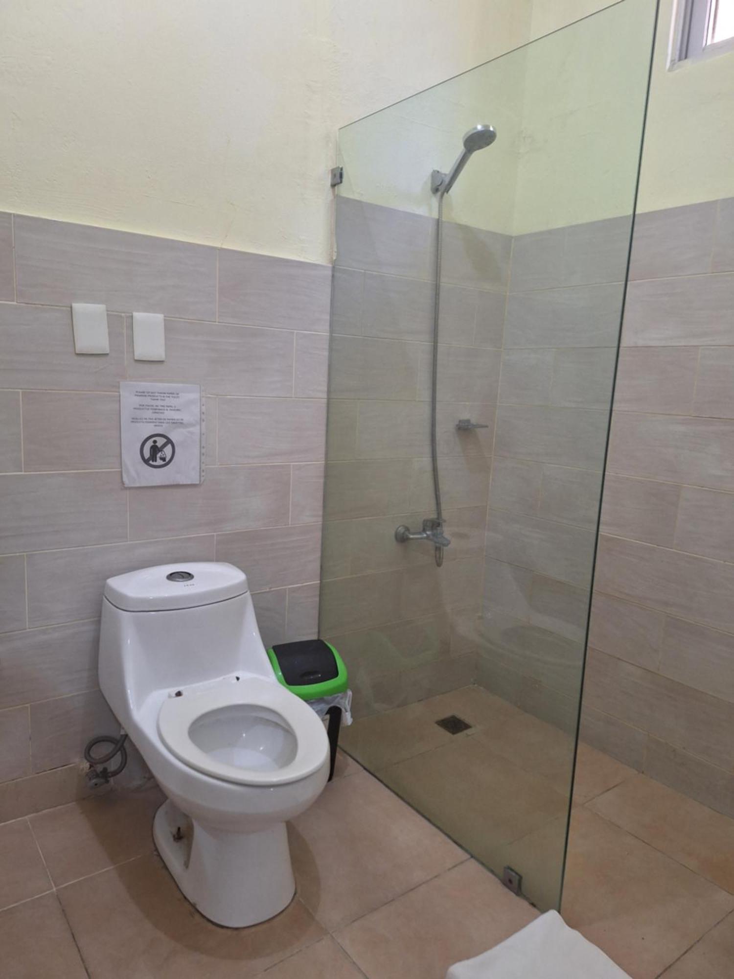 סנטו דומינגו Hotel Enrique I Gazcue, Bed And Breakfast מראה חיצוני תמונה